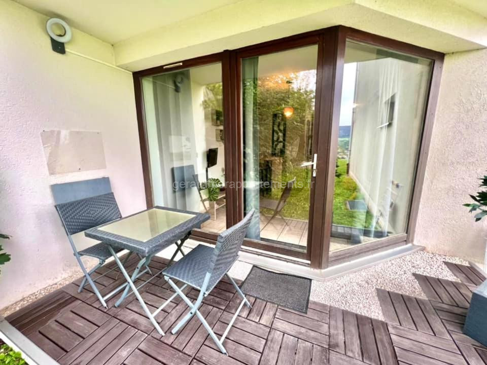 Photo de Joli studio cosy, vue magnifique et terrasse privée