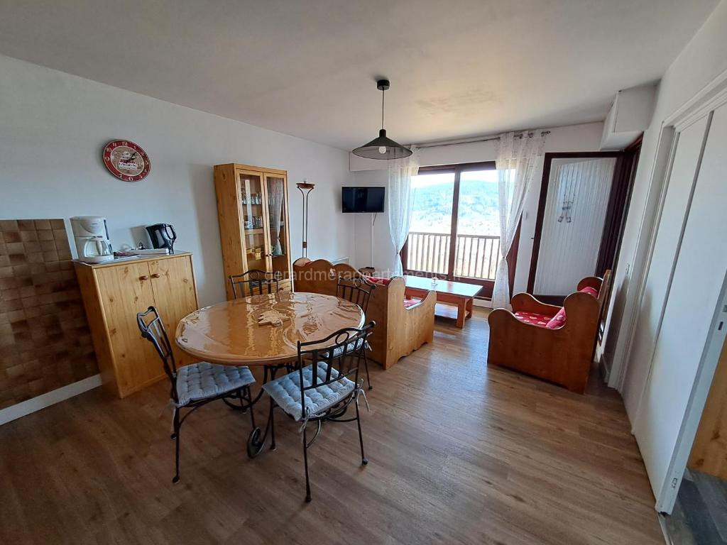photo de Appartement résidence Les Dryades avec vue montagne