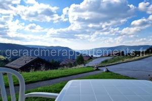 Appartement avec vue sur le lac de Gérardmer, proche des pistes de ski à Gérardmer