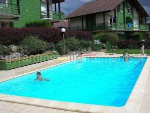 Appartement avec Terrasse & Piscine Privée, Gérardmer - FR-1-589-56 à Gérardmer