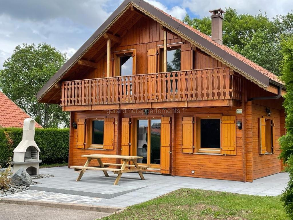 Photo de CHALET 6 PERS INDEPENDANT PROCHE CENTRE ET LAC