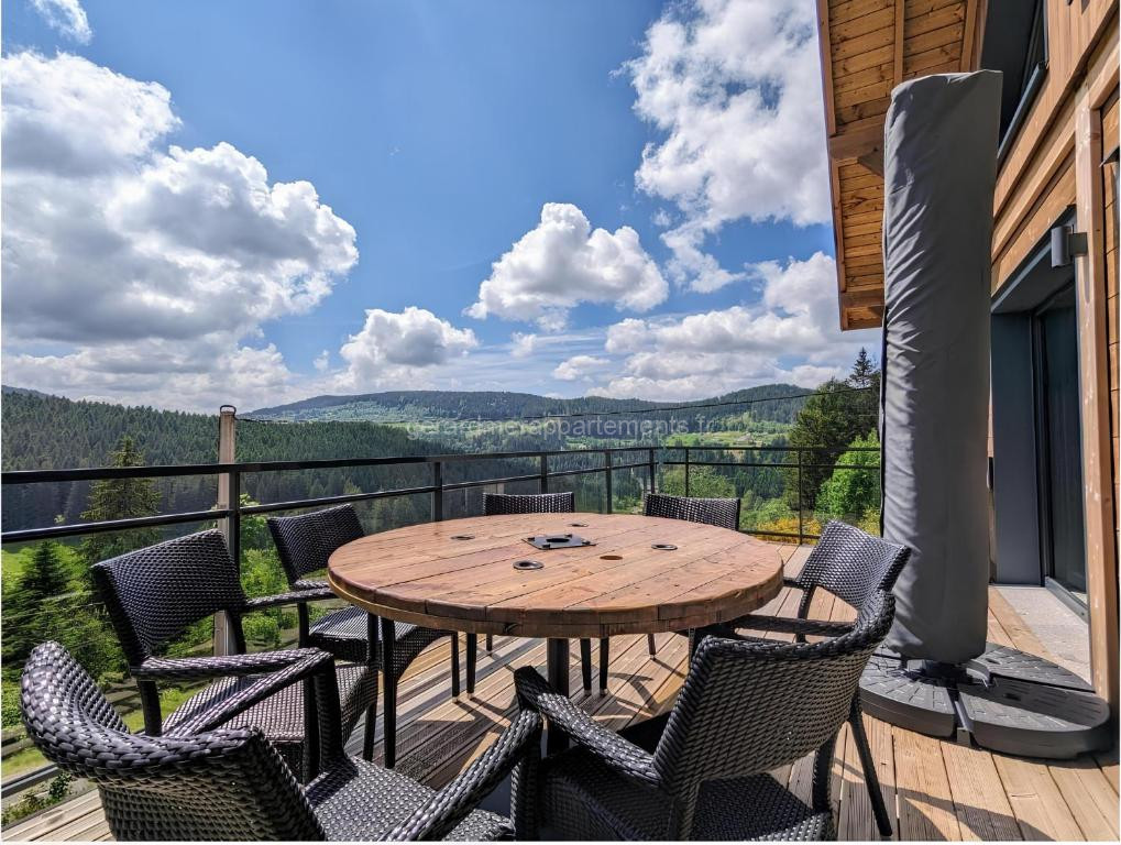 Photo de Chalet l'URSUS - séjour premium avec vue montagne