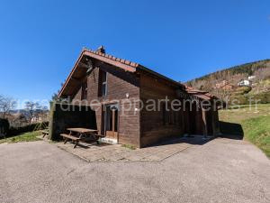 Chalet convivial à Gérardmer avec cheminée, proche du lac et des pistes, idéal famille et rando - FR-1-589-95 à Gérardmer